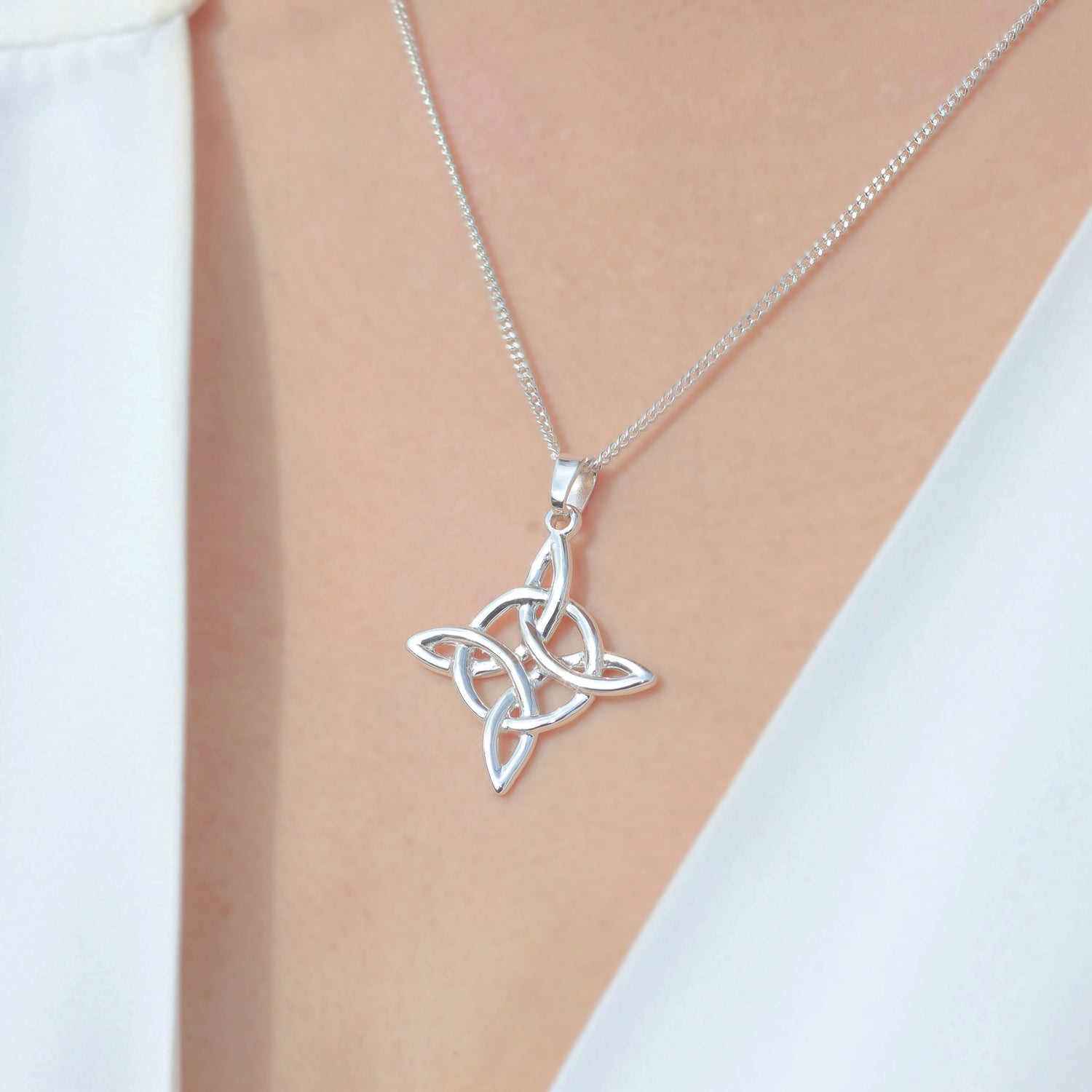 El Profundo Significado del Nudo de la Bruja: Magia, Protección y Espiritualidad N° 1