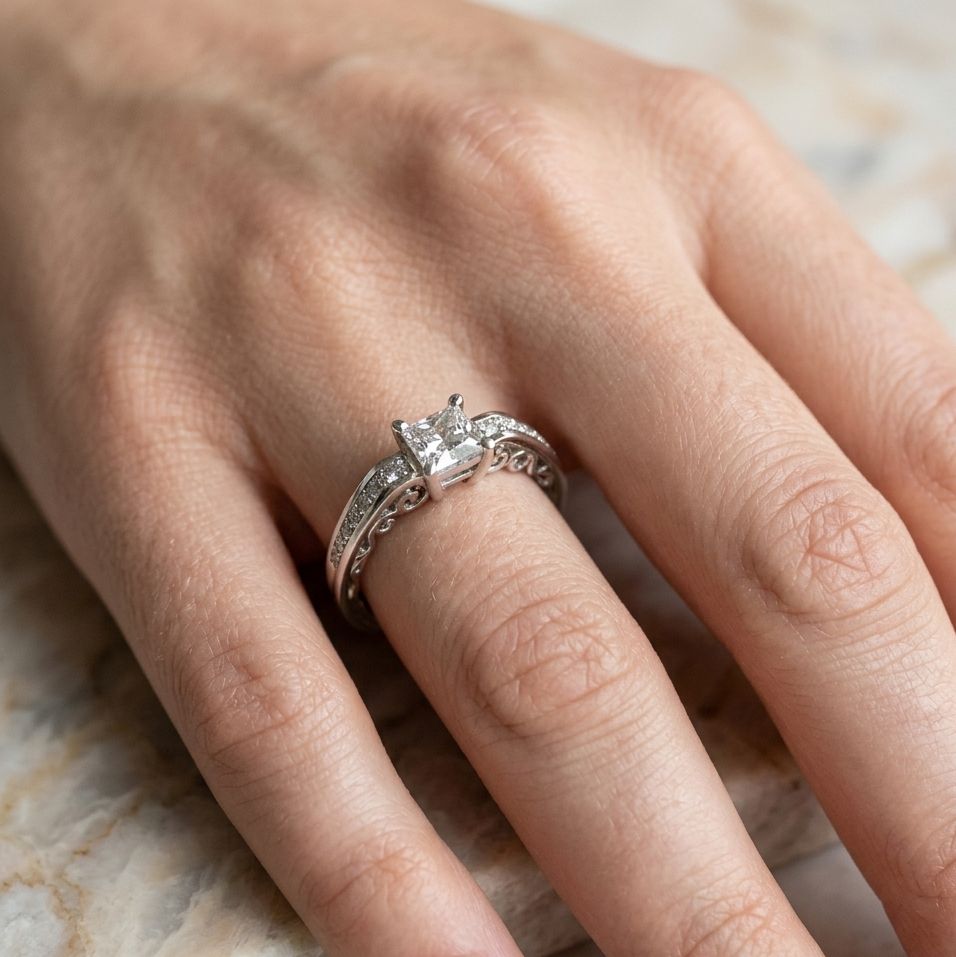 Anillo de Compromiso Halo - Plata 950 | Luya Joyería