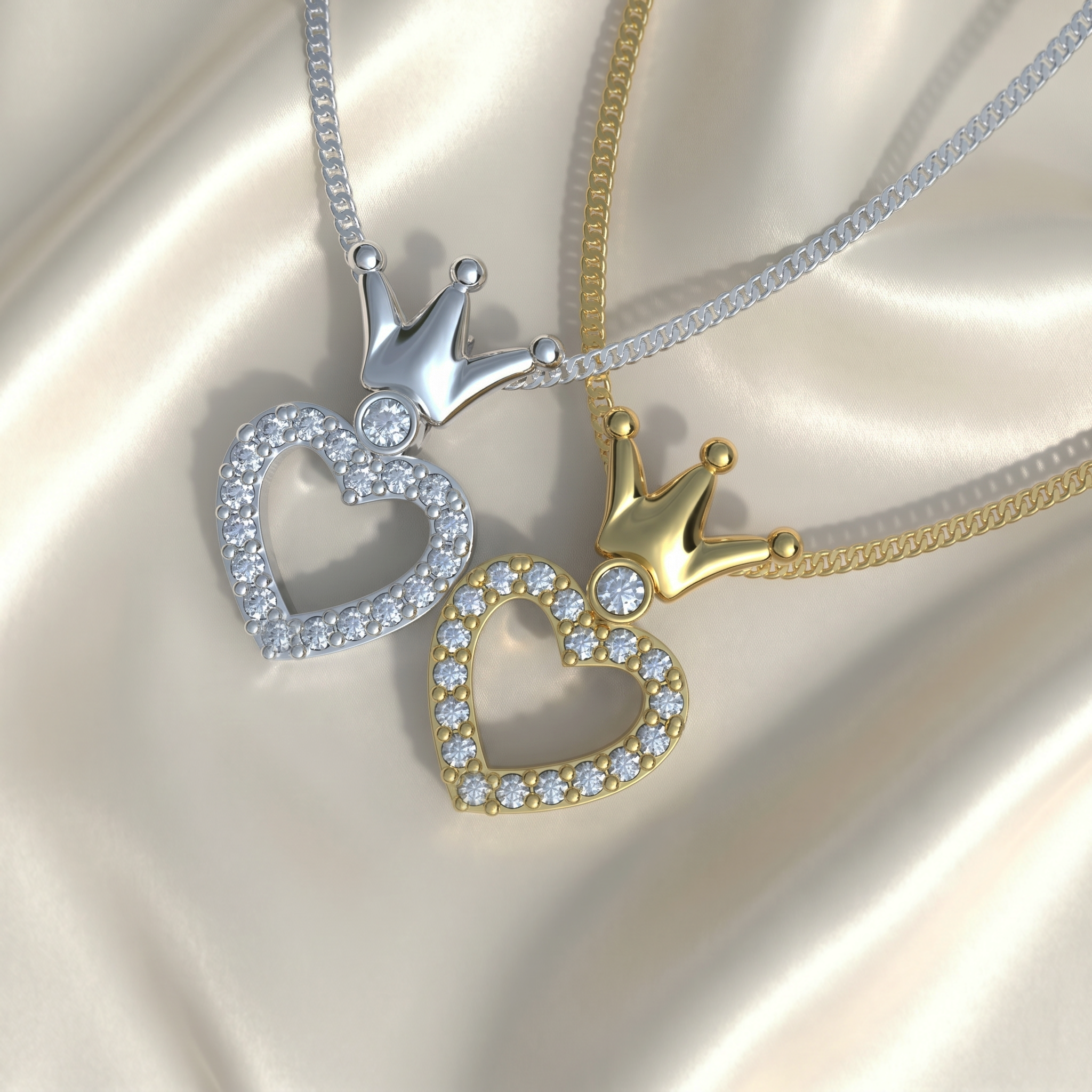 Primer plano de collar corona y corazón en plata 950 Luya Joyería Perú
