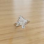 Anillo con piedra corte princesa en plata 950