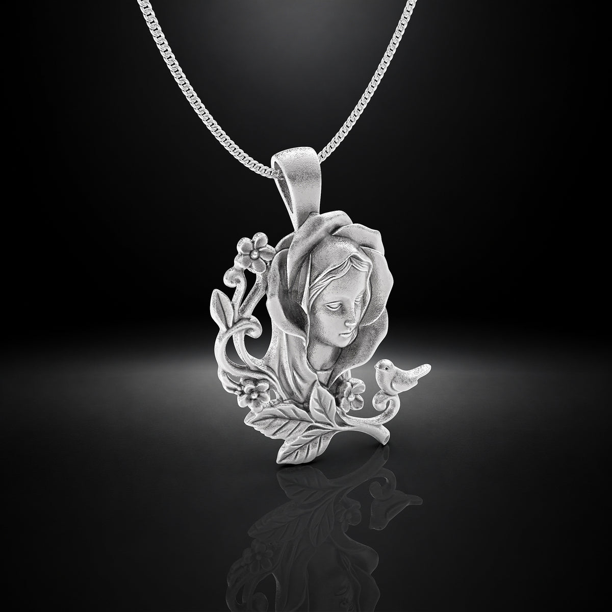 Collar de la Virgen María en plata 950 y baño de oro 18k