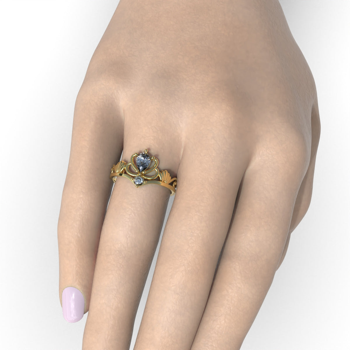 Anillo con piedra corte princesa en oro 18k sólido