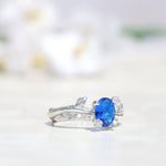 Cargue la imagen en el visor de la galería, Anillo de hojas con piedra central