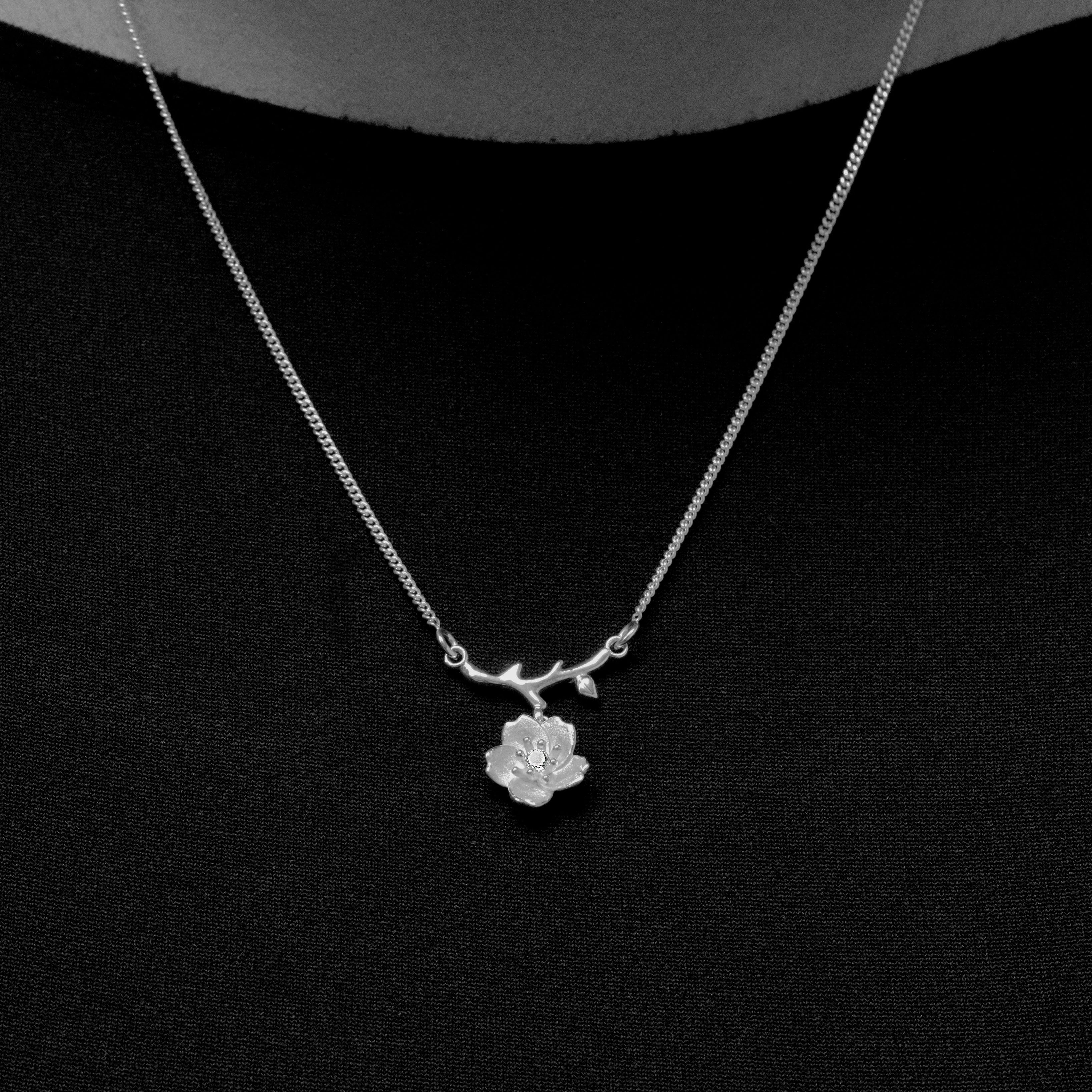 Cherry blossom necklace with circular cut