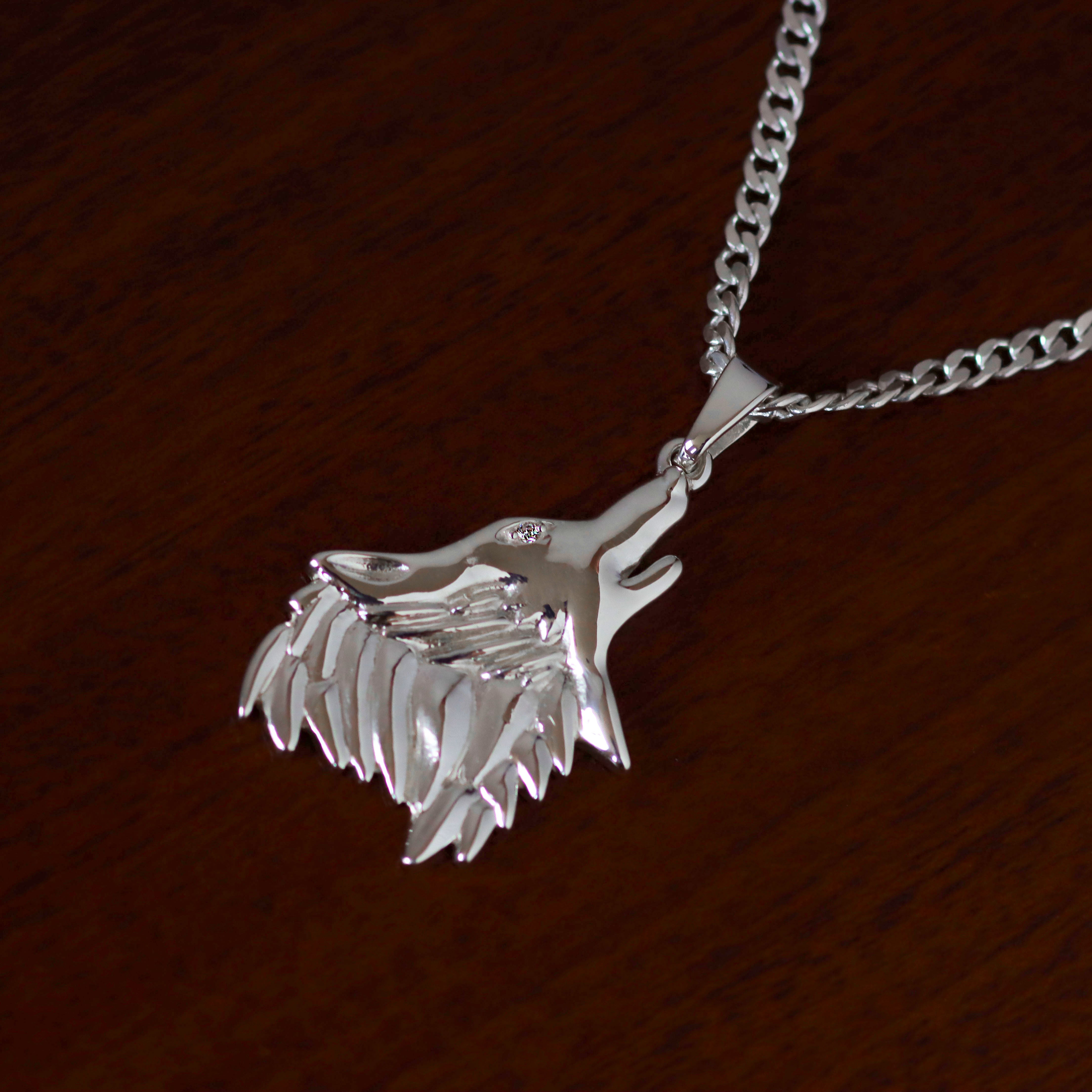 Wolf collar with circular cut