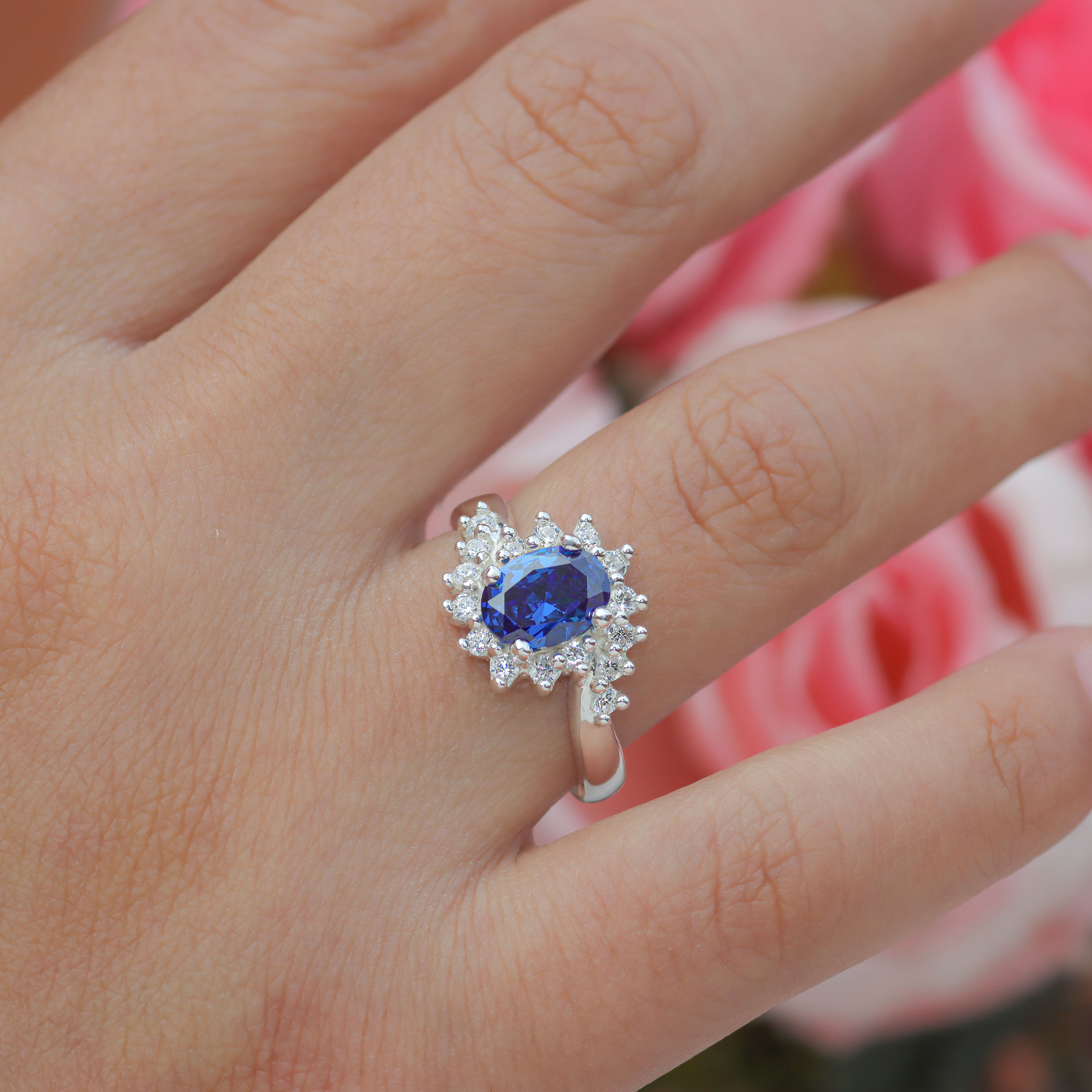 Oval cut ring