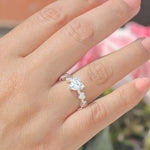 Cargue la imagen en el visor de la galería, Anillo con corte de corazón