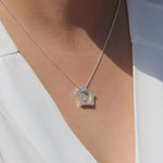 Cargue la imagen en el visor de la galería, Collar estrella con corte circular