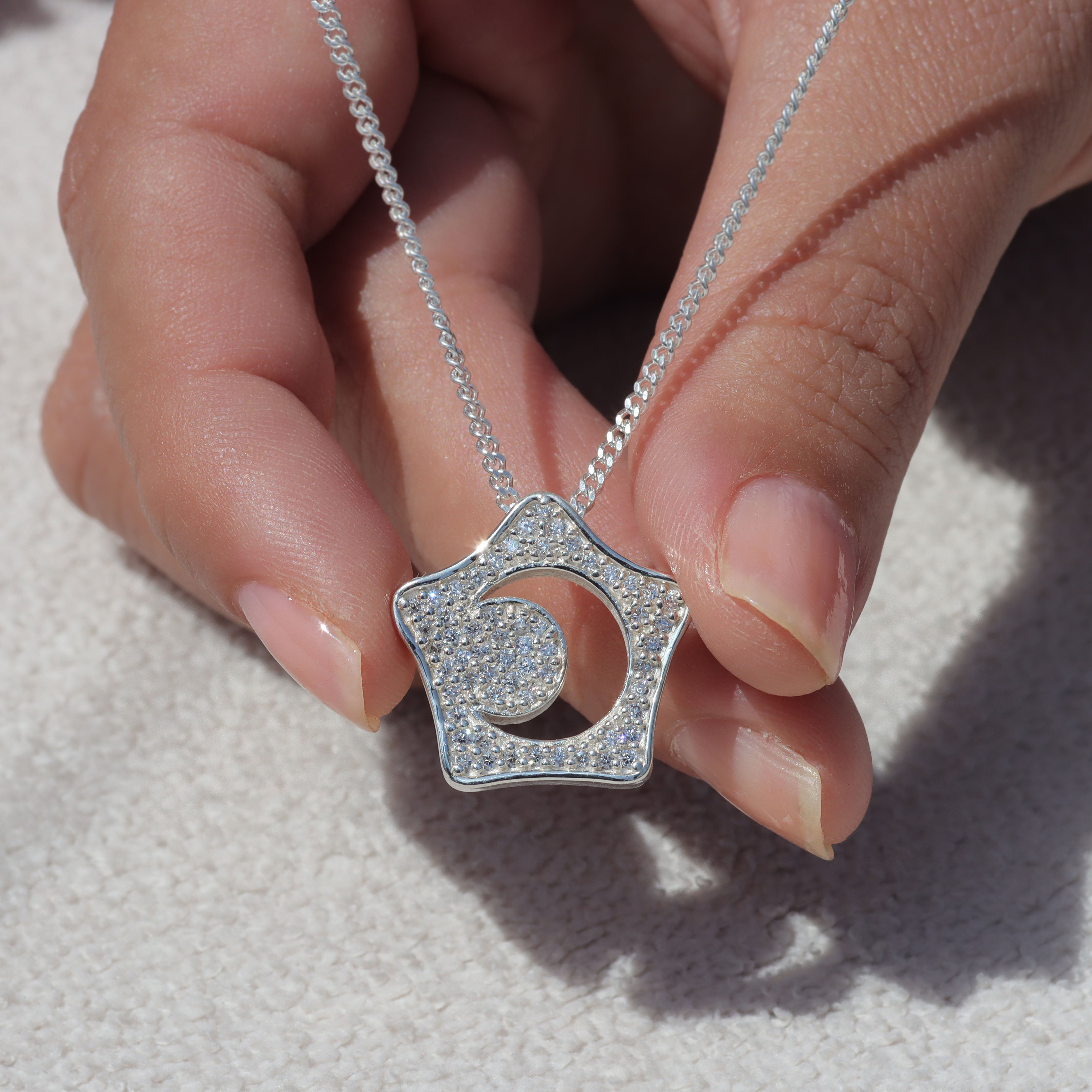 Collar estrella con corte circular