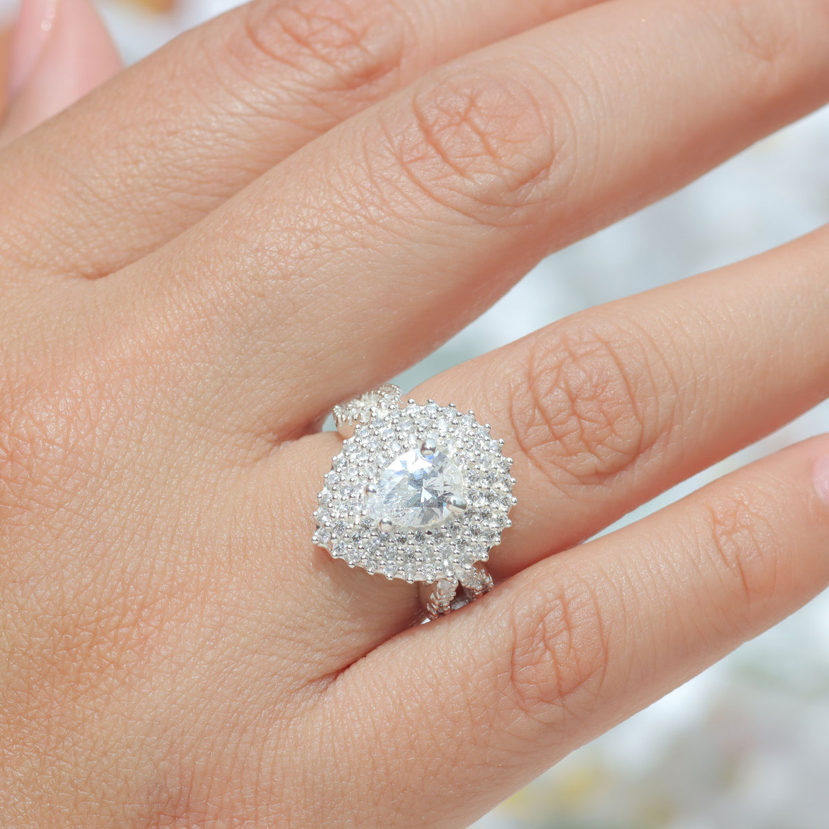 Anillo con piedra gota en plata 950 – Divine Drop
