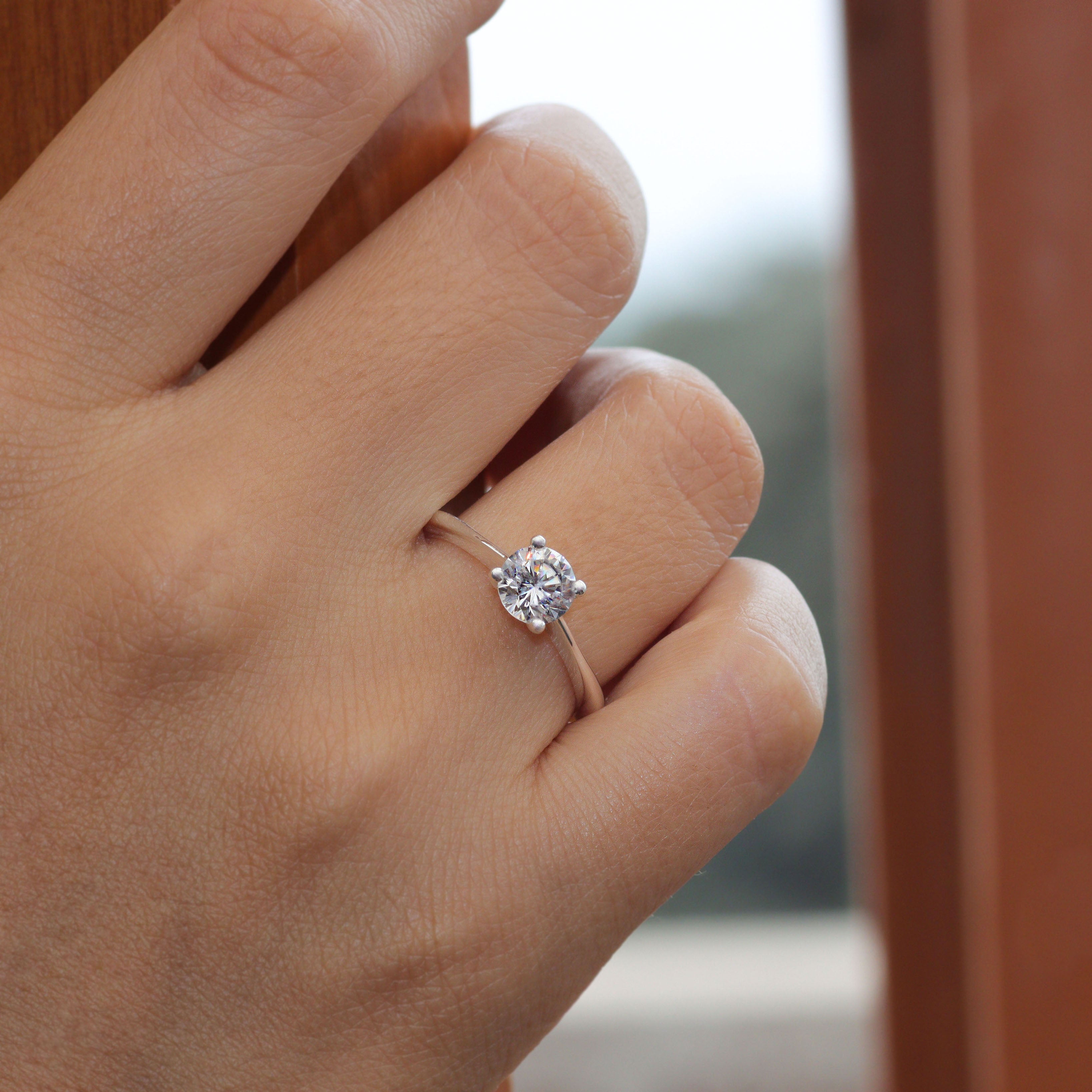 Ring with circular cut