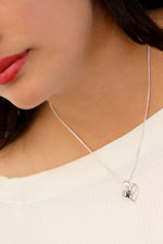 Cargue la imagen en el visor de la galería, Collar de corazón con huella de perro y nombre personalizado