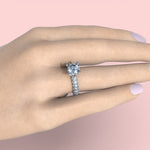 Cargue la imagen en el visor de la galería, Anillo solitario con corte circular