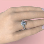 Cargue la imagen en el visor de la galería, Anillo Catedral con corte cojín