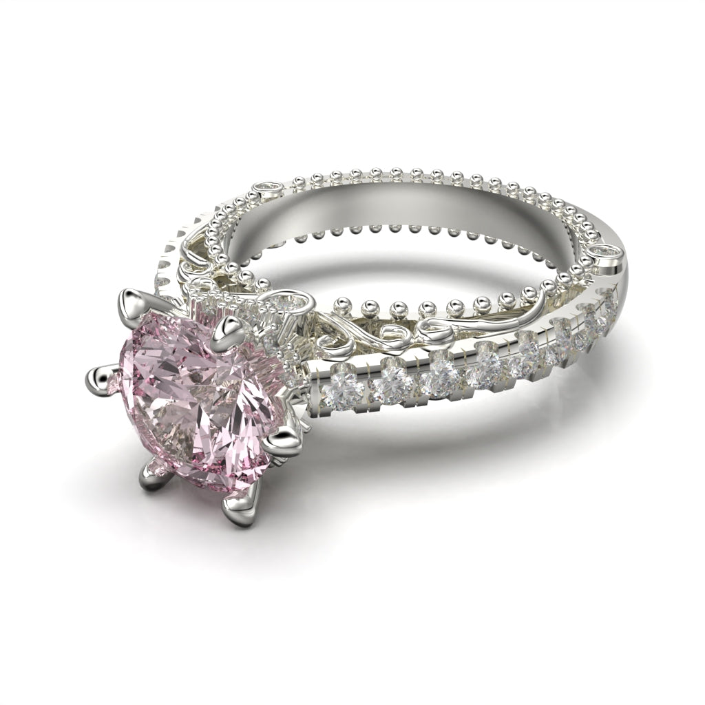 Queen ring with circular cut