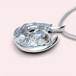 Cargue la imagen en el visor de la galería, Colgante Feline con corte circular