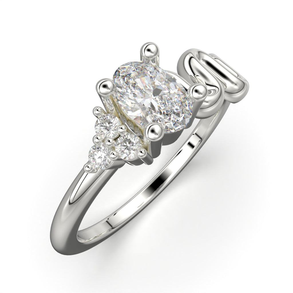 Snake ring with oval cut