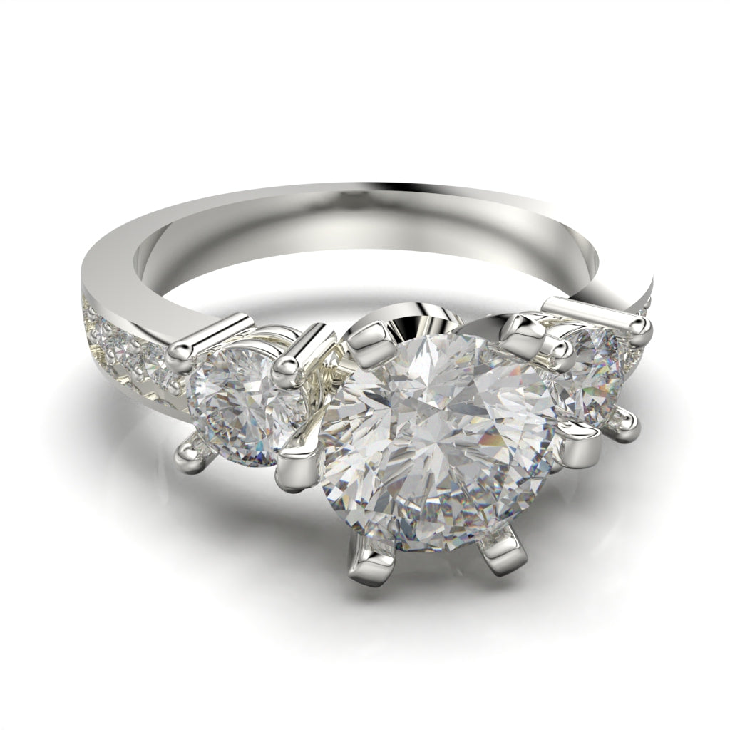 Ring with central stone with circular cut