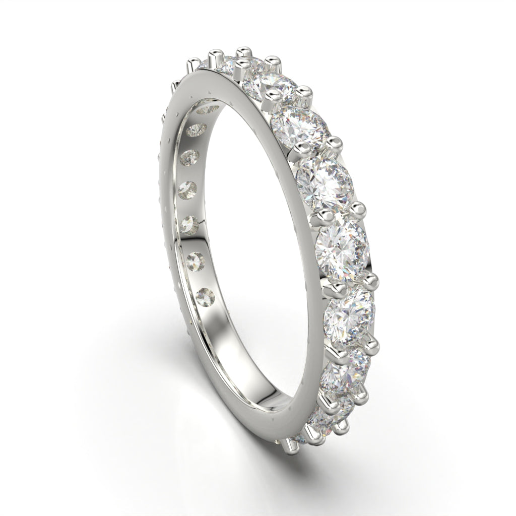 Solitaire ring with circular cut