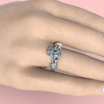 Cargue la imagen en el visor de la galería, Anillo corona corazón con corte circular