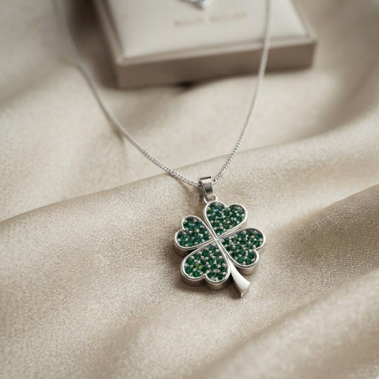 Collar de trébol en plata 950