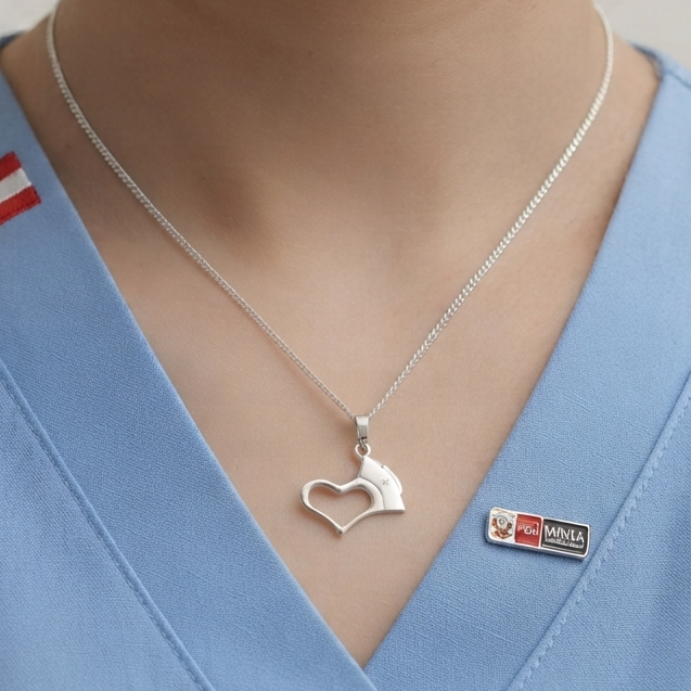 Nurse's collar