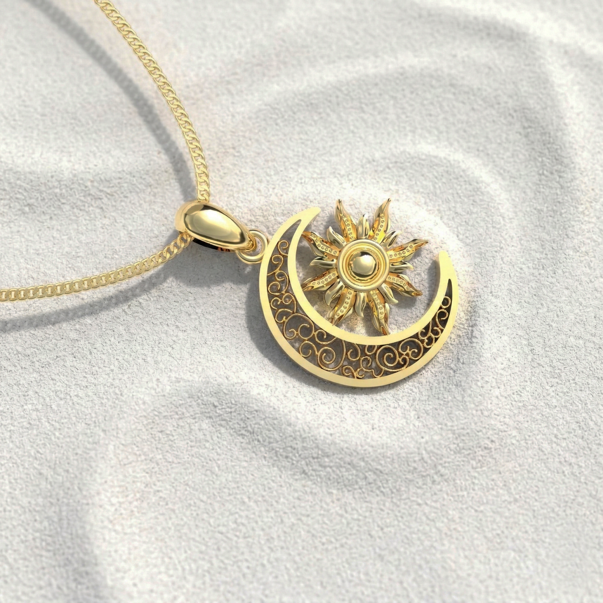 Collar Sol y Luna en Plata 950 sobre fondo blanco, dije centrado, vista frontal — Luya Joyería Perú