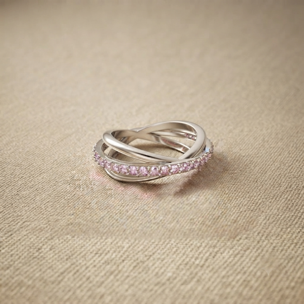 Three-band ring with circular cut