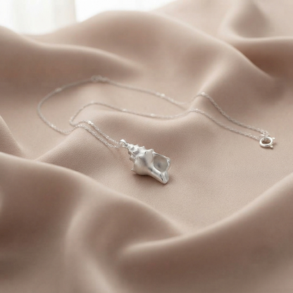 Collar de concha en plata 950 – diseño de autor
