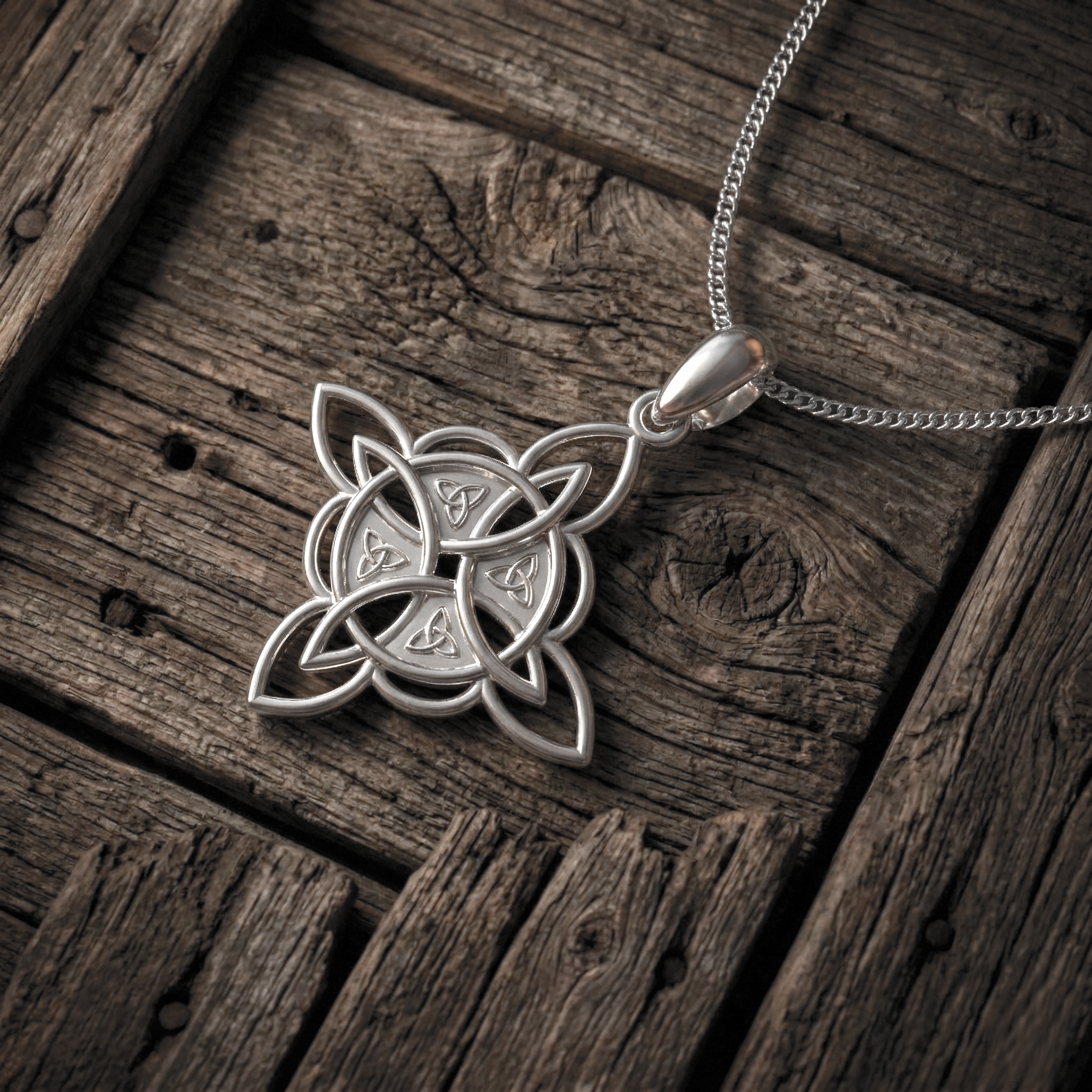 Collar Nudo de Bruja Plata 950 | Hecho a Mano | Luya Joyería