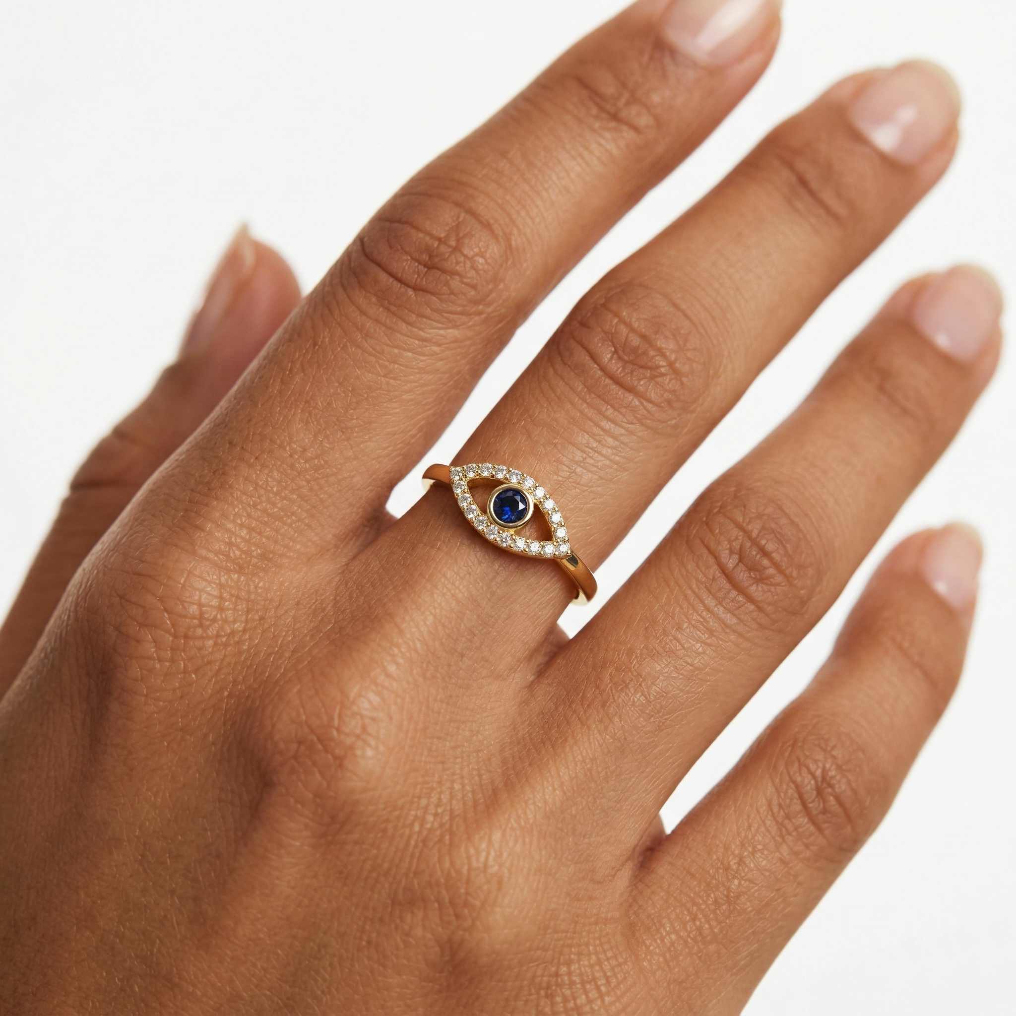 Anillo ojo turco con acabado de lujo en oro 24k y plata fina pura de Luya Joyería Perú.