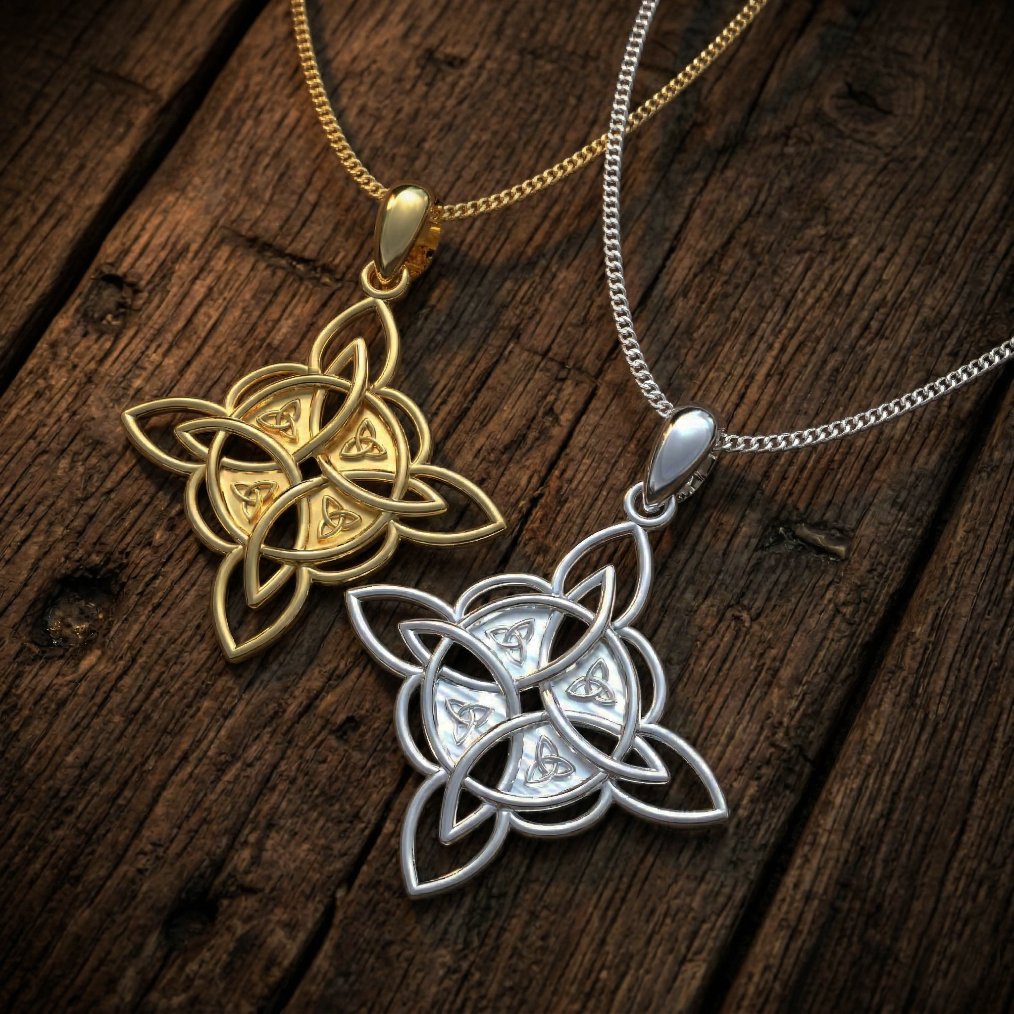 Detalle artesanal del nudo de bruja en plata 950, elaborado en Lima — Luya Joyería Perú