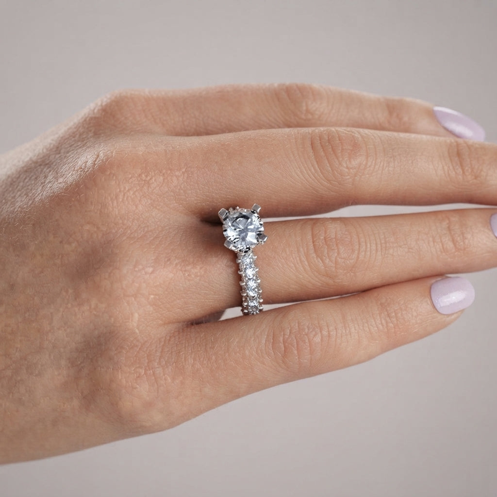 Anillo solitario con corte circular