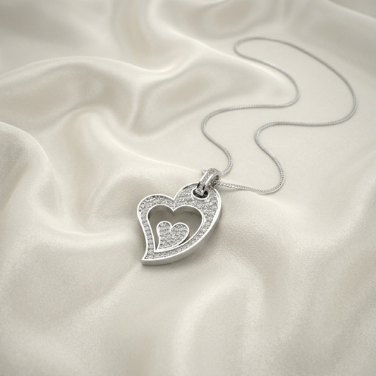 Collar en forma de corazón en plata 950