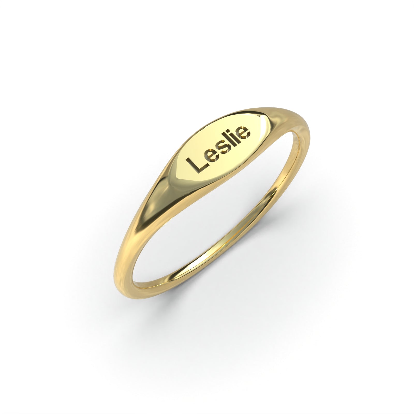 Anillo personalizado en plata 950 con nombre grabado, hecho a mano por Luya Joyería Perú