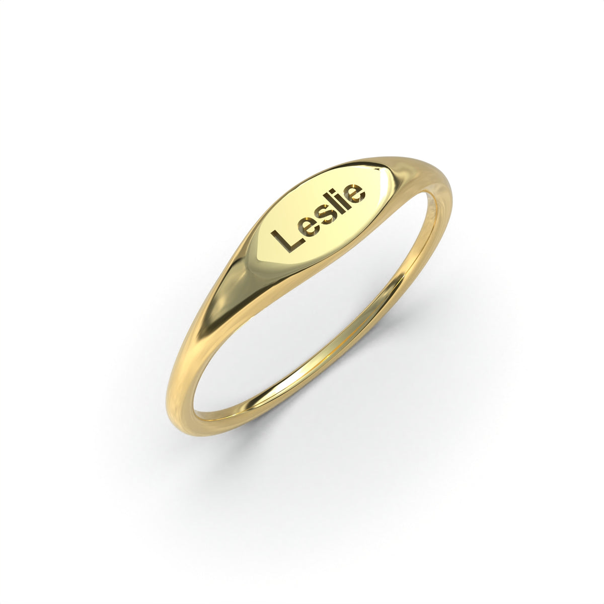 Anillo personalizado en plata 950 con nombre grabado, hecho a mano por Luya Joyería Perú