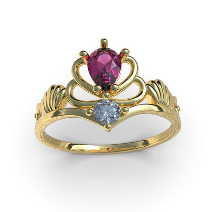 Anillo con piedra corte princesa en oro 18k sólido