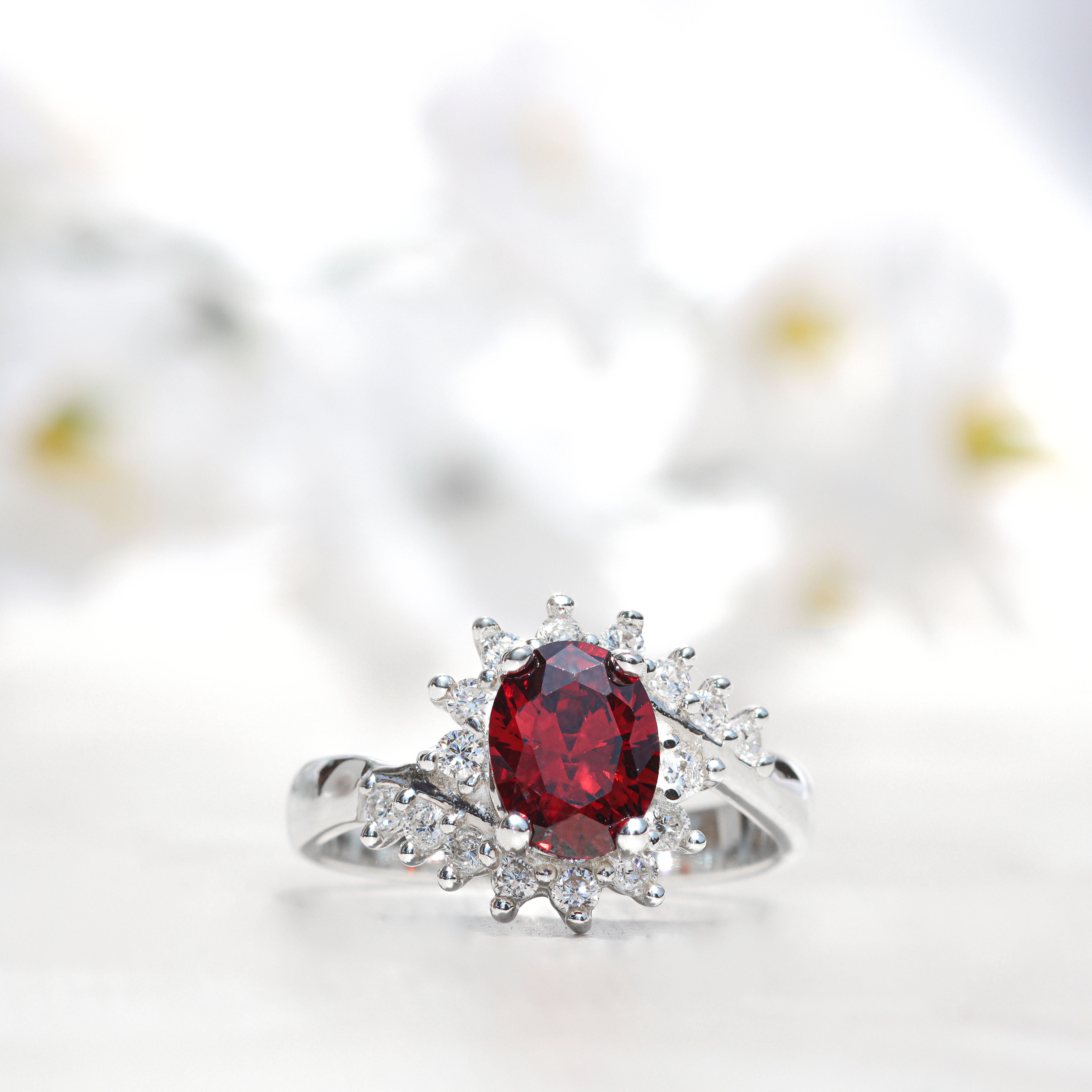 Oval cut ring