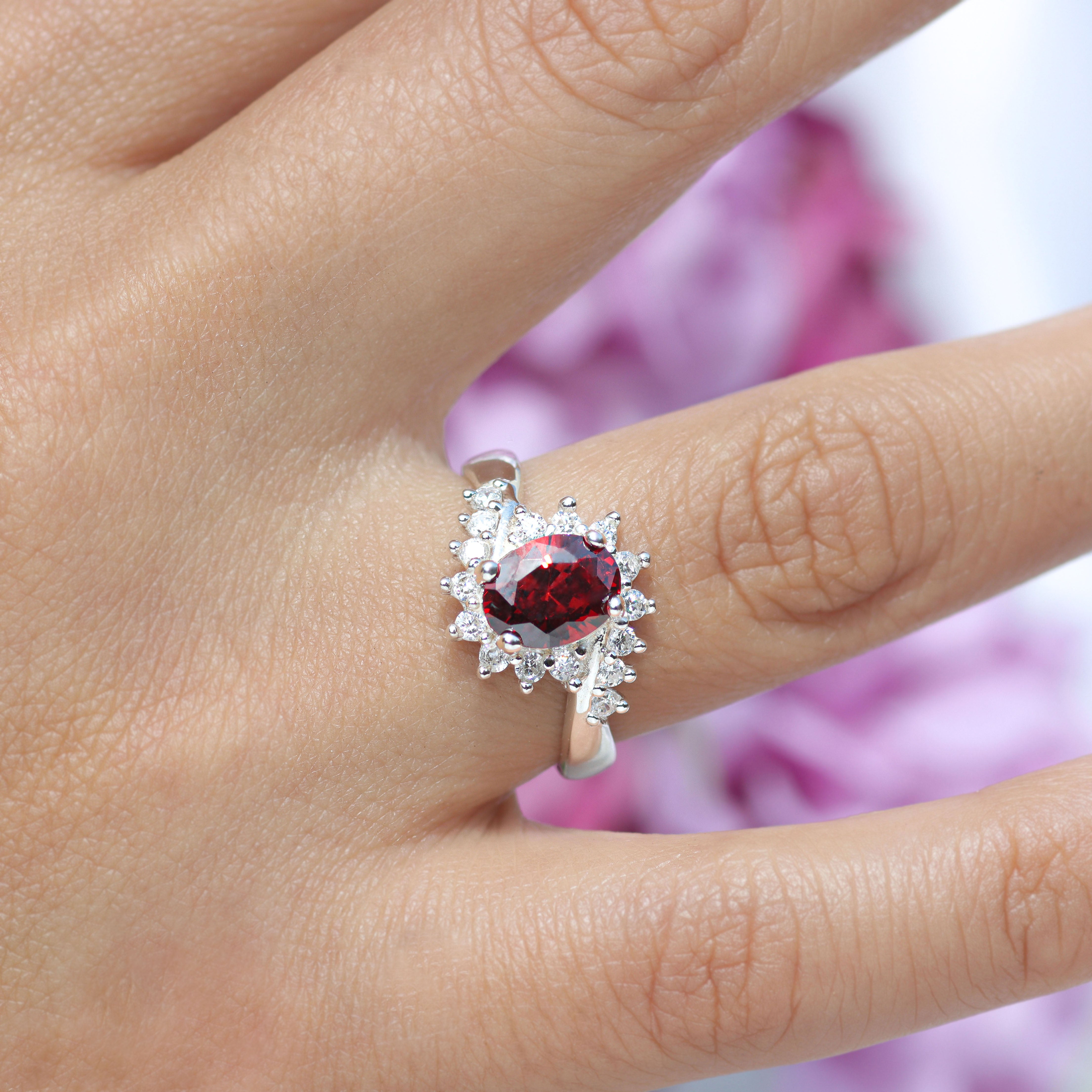 Oval cut ring