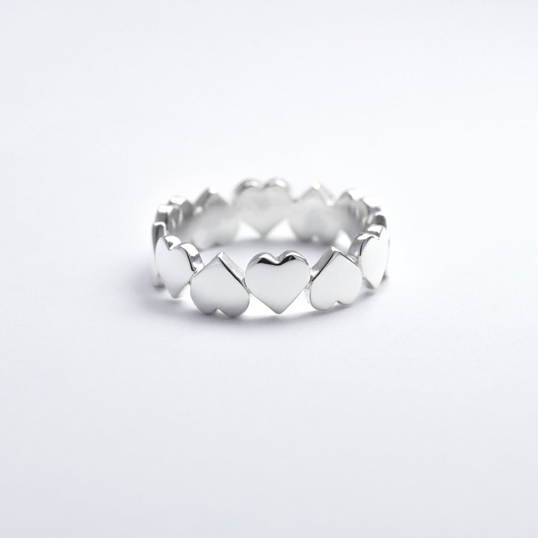 Anillo de corazones