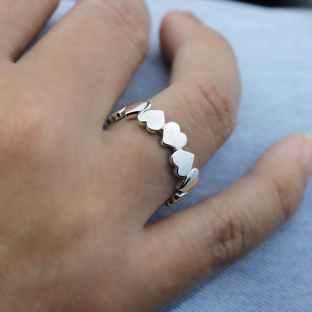 Anillo de corazones