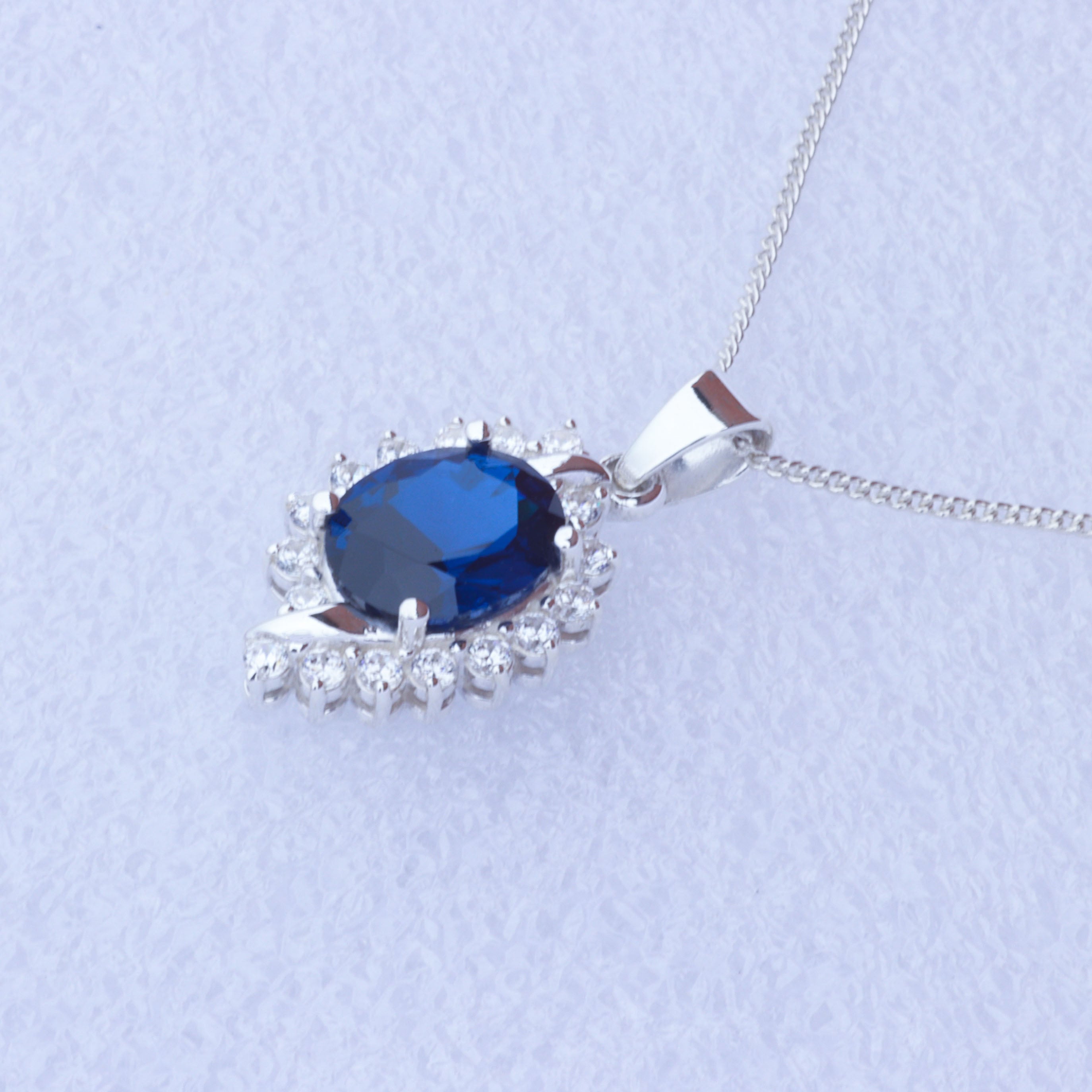 Oval collar with circular cut