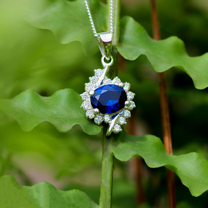 Collar con piedra oval en plata 950