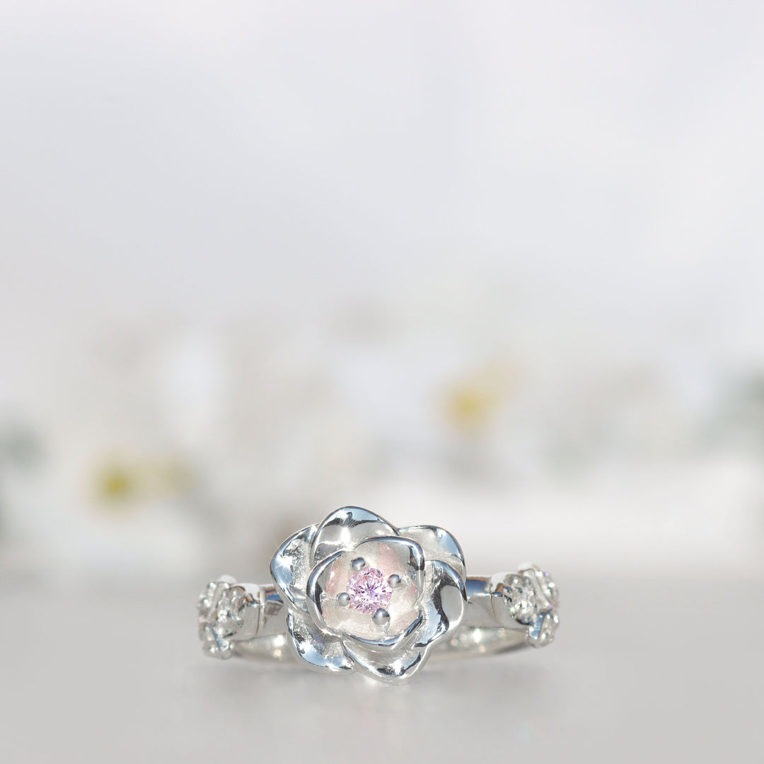 Anillo de flor con corte circular