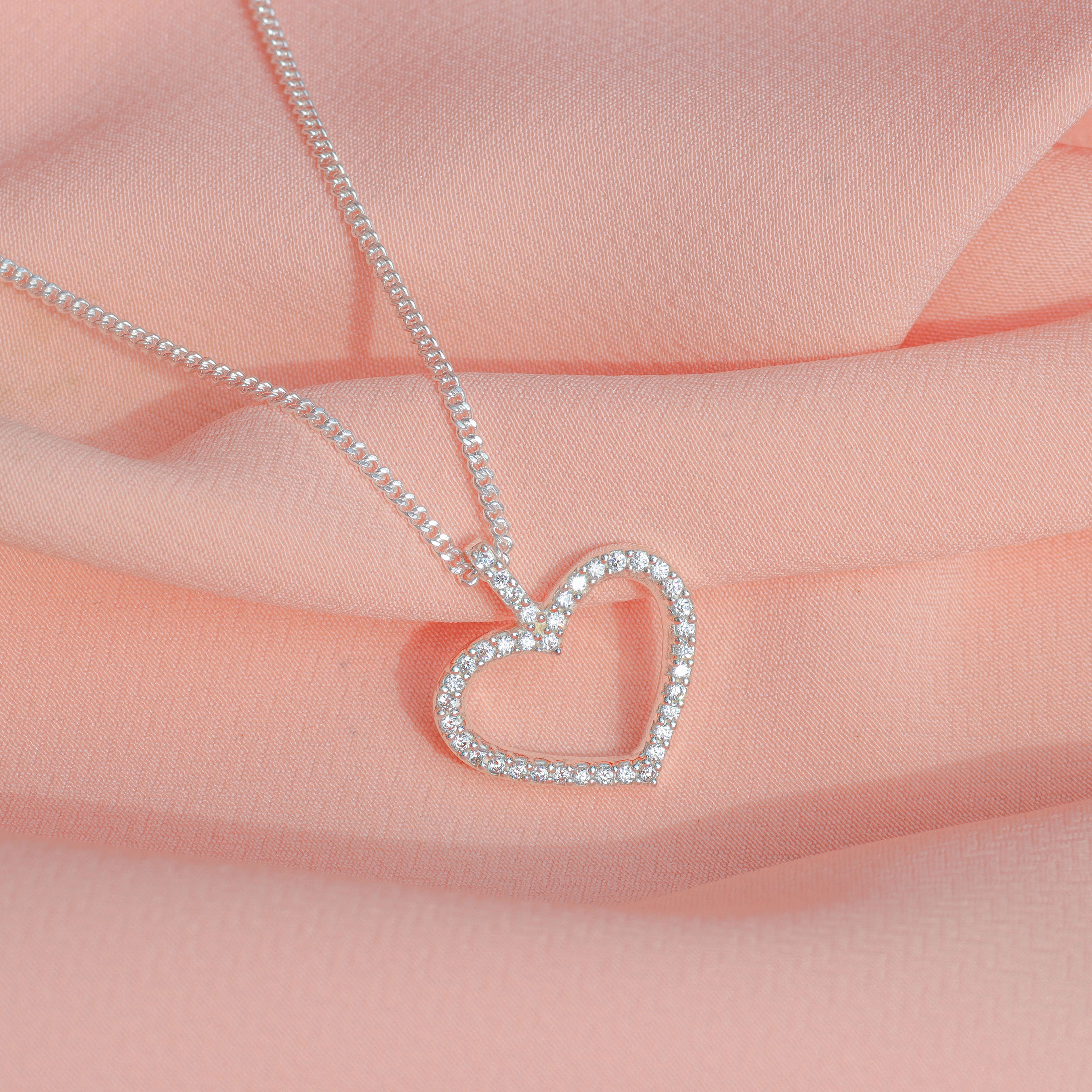 Heart necklace with circular cut