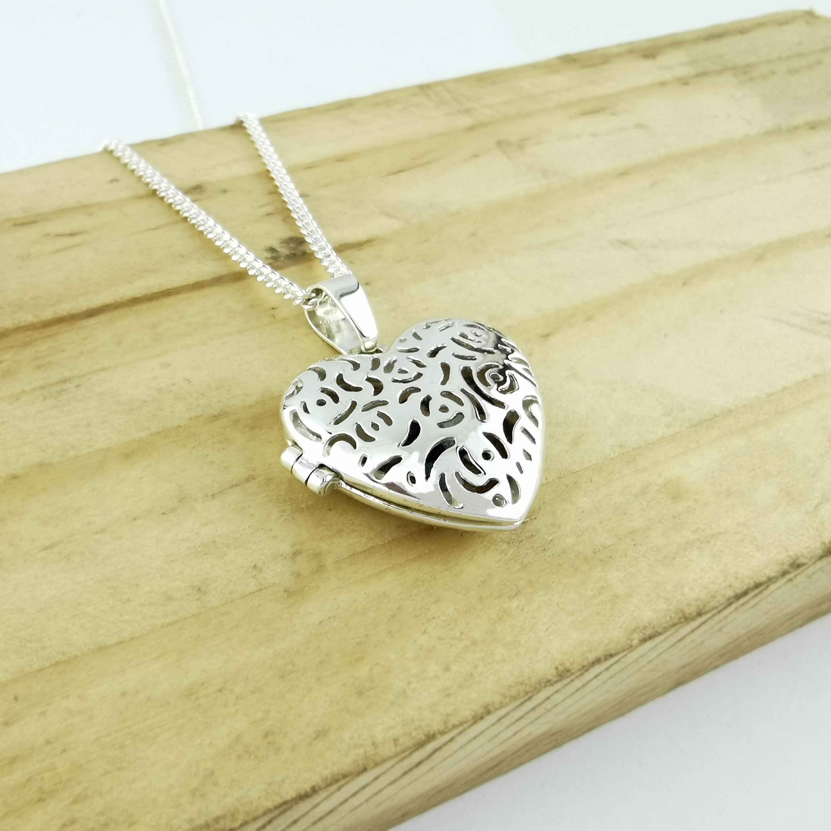 Openwork reliquary necklace