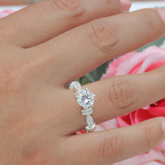 Anillo con piedra redonda en plata 950 – Dalo