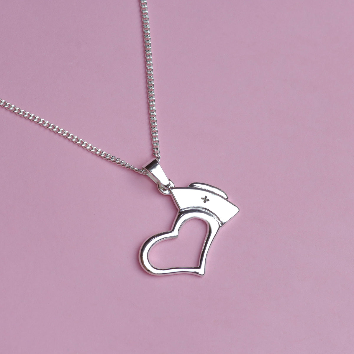 Collar de enfermera en plata 950