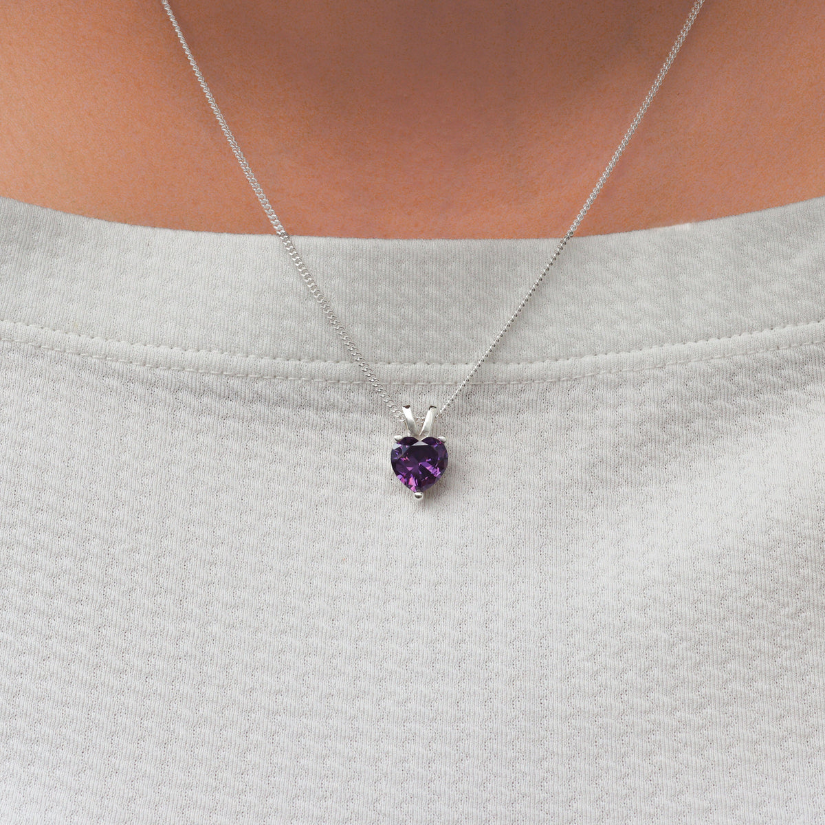 Collar de corazón con piedra en plata 950