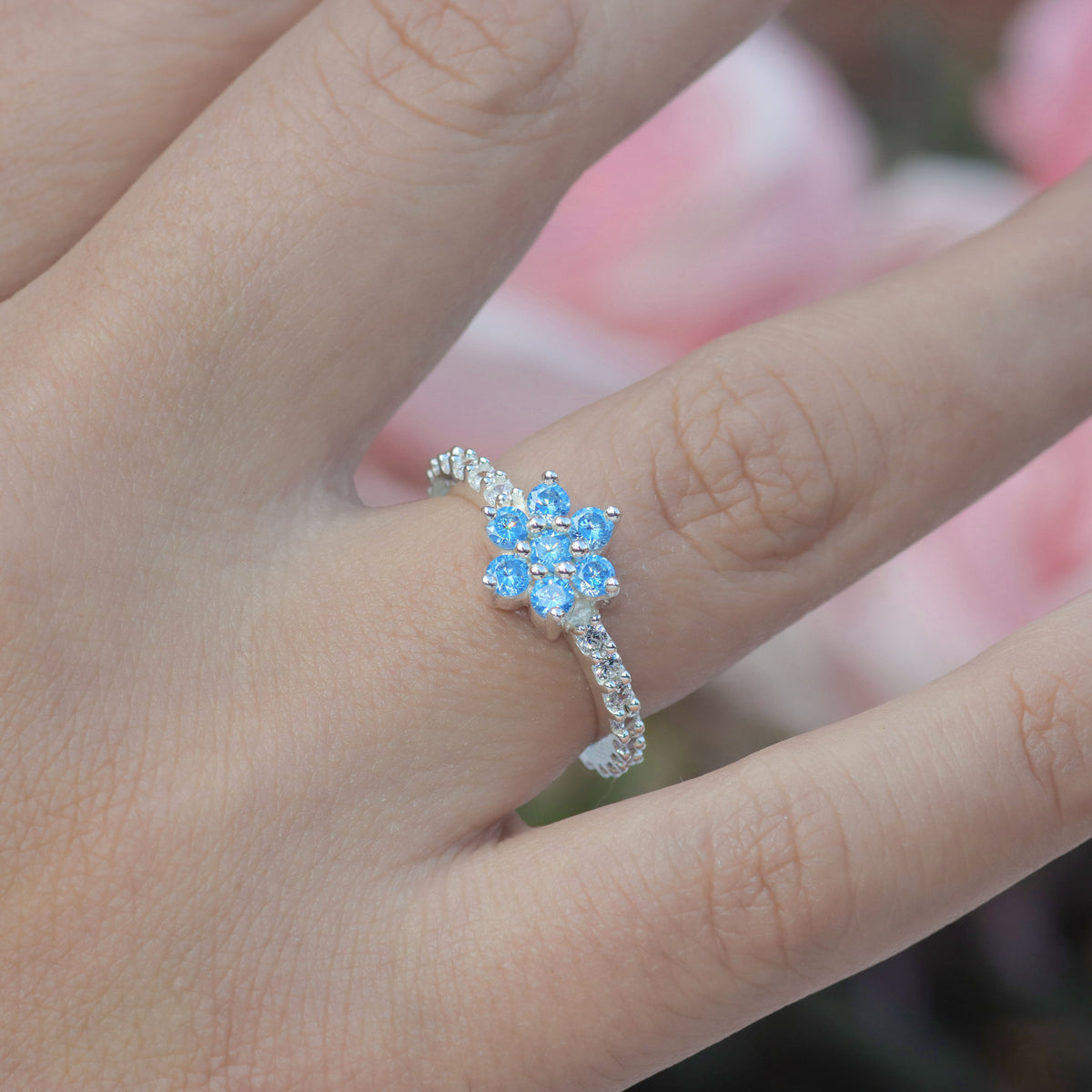 Anillo copo de nieve con piedras en plata 950